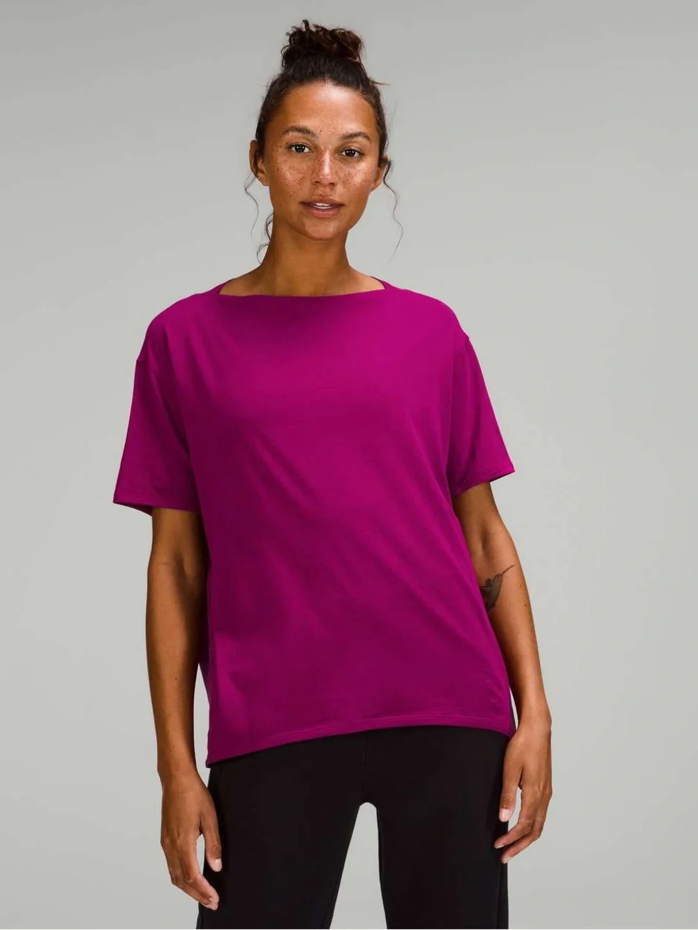 Lululemon /// Women’s Back in Action Short Sleeve Shirt - Magenta Purple - Picture 2 of 9